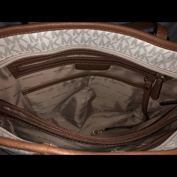 Michael Kors Authentic Bag - Picture 7 of 12